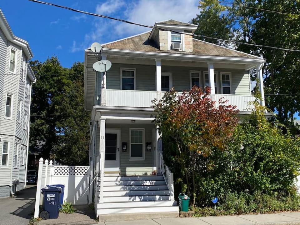 Quiet And Cozy Bedroom With A Warm Lounging Area And Shared Spaces We Have A Cat Cambridge Exterior photo